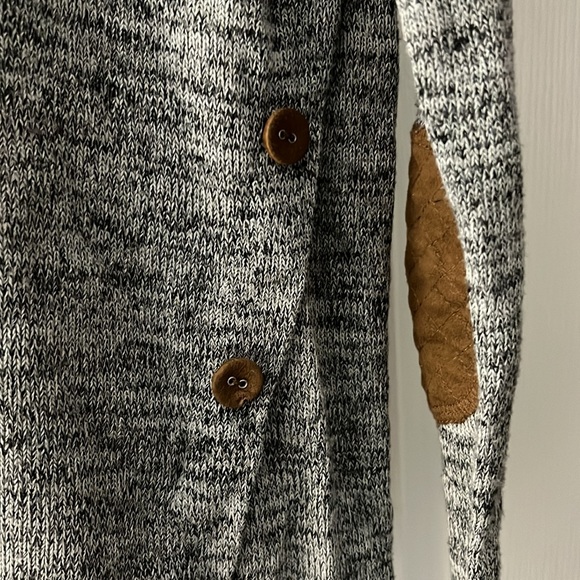 Sweater - Picture 2 of 5